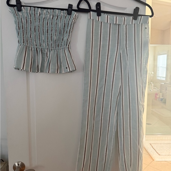 Elegant Striped Women's Two-Piece Set - Picture 1 of 1